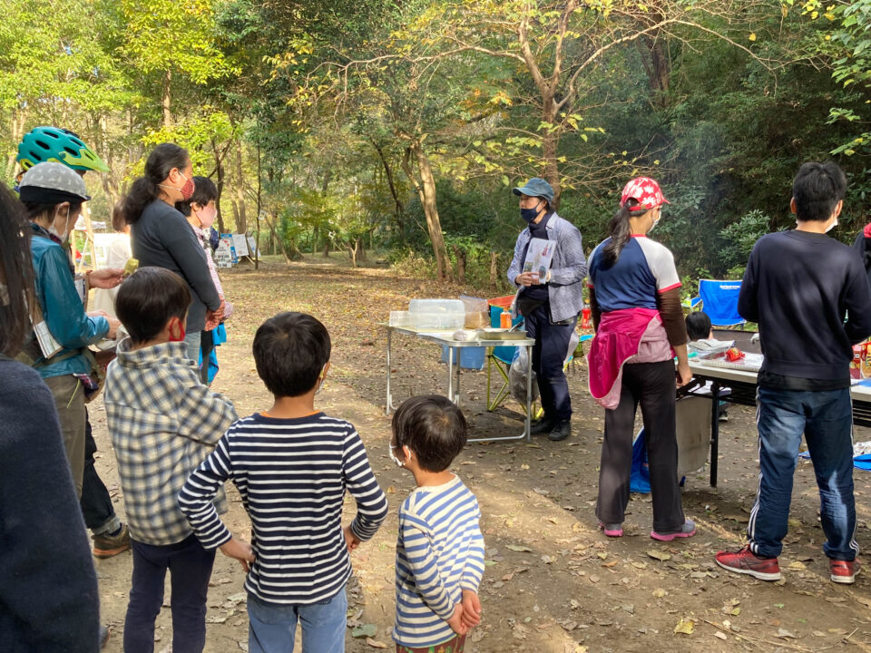 森の中で紙芝居